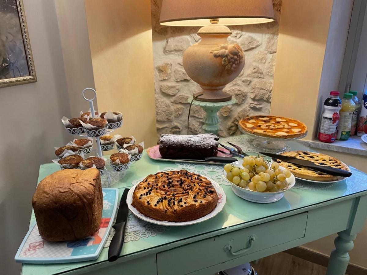 Il Borgo Antico Bed and Breakfast Rocca Massima Exteriör bild